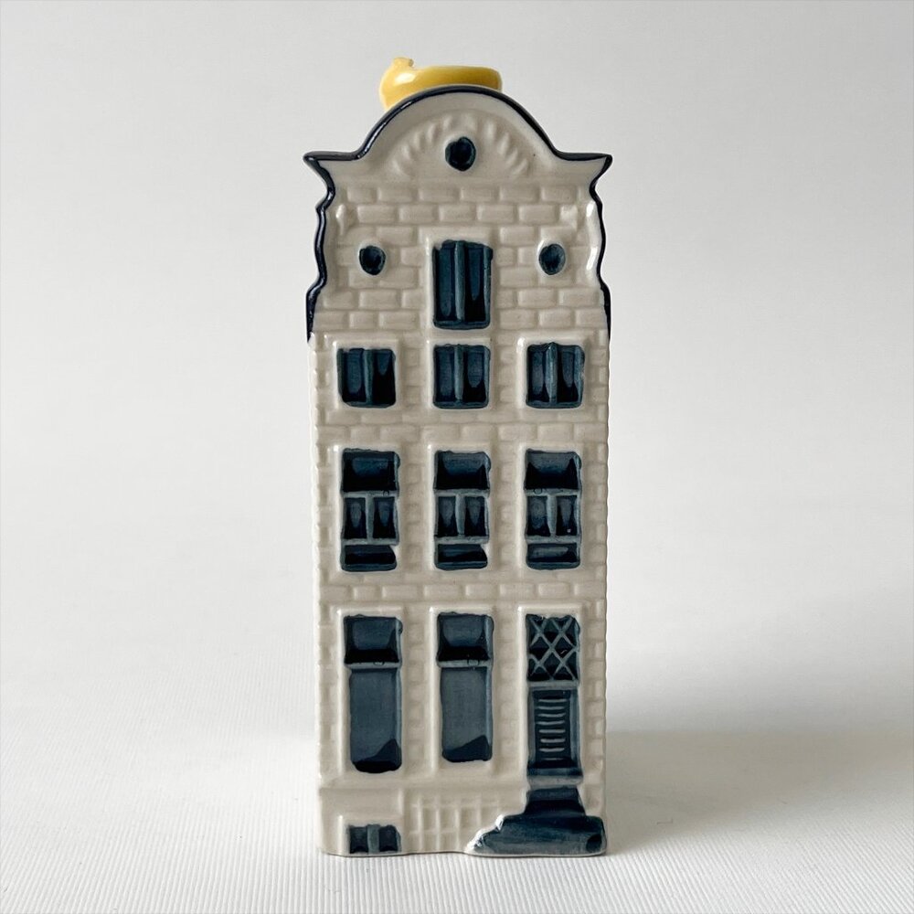 KLM Airlines Dutch Blue Delft House by BOLS #60 Amsterdam 2003 Empty